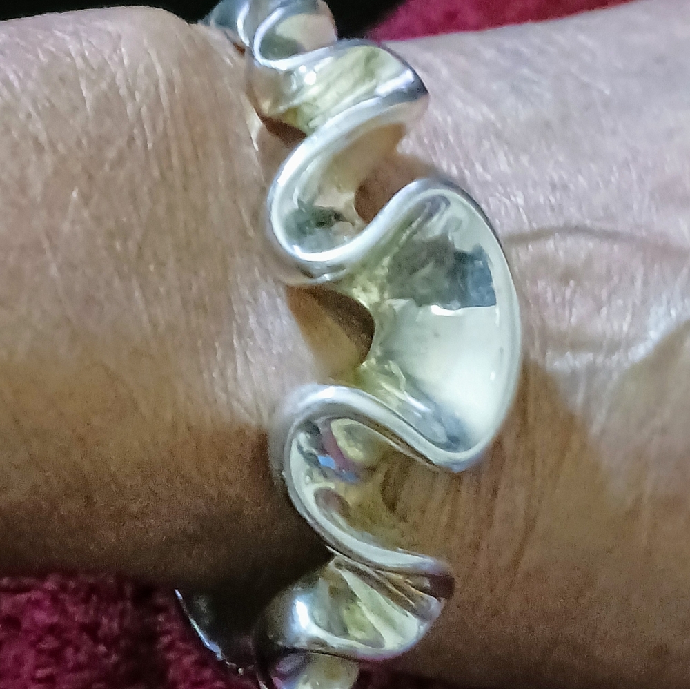 STERLING SILVER DESIGNER BANGLE BRACELET